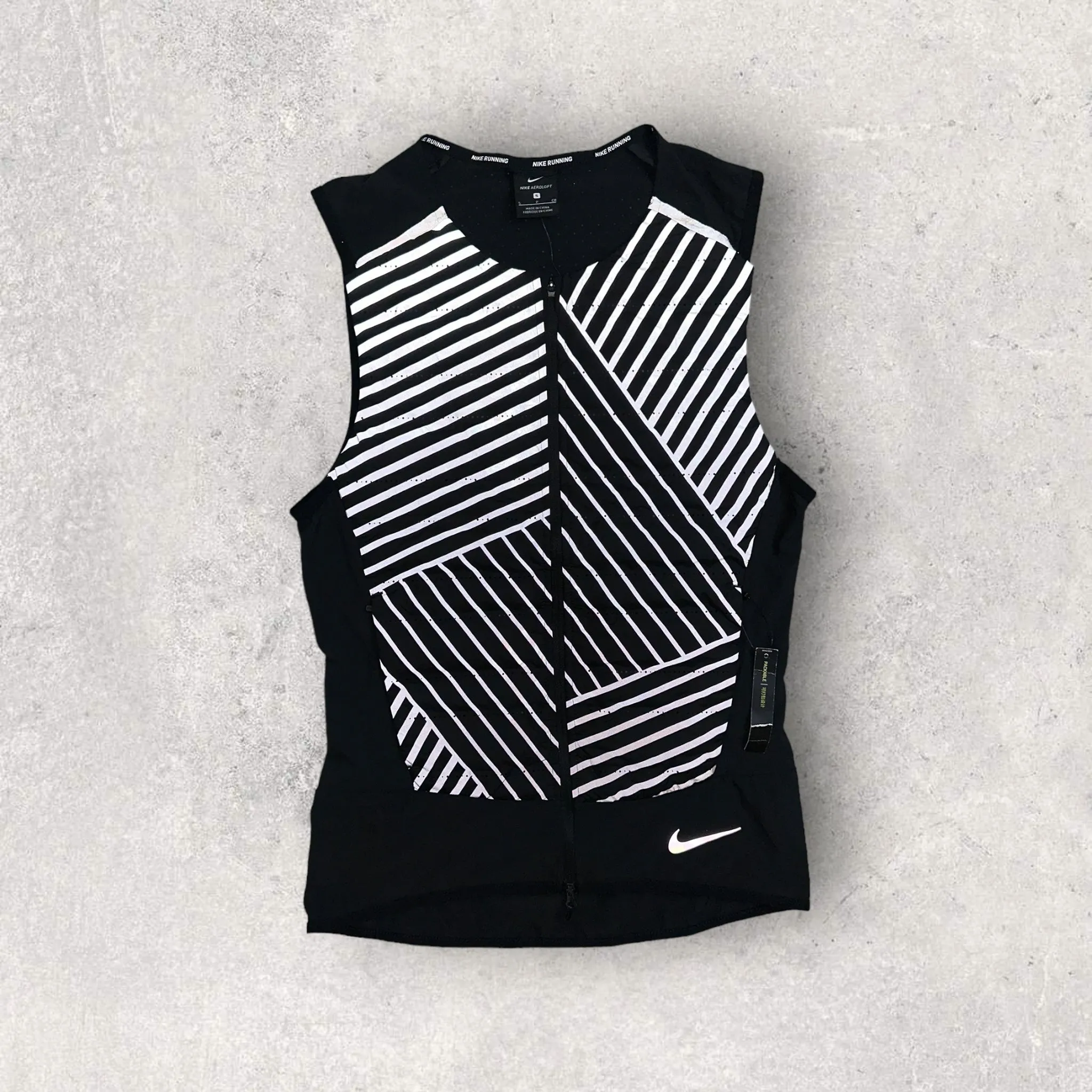 NIKE AEROLOFT REFLECTIVE GILET - BLACK