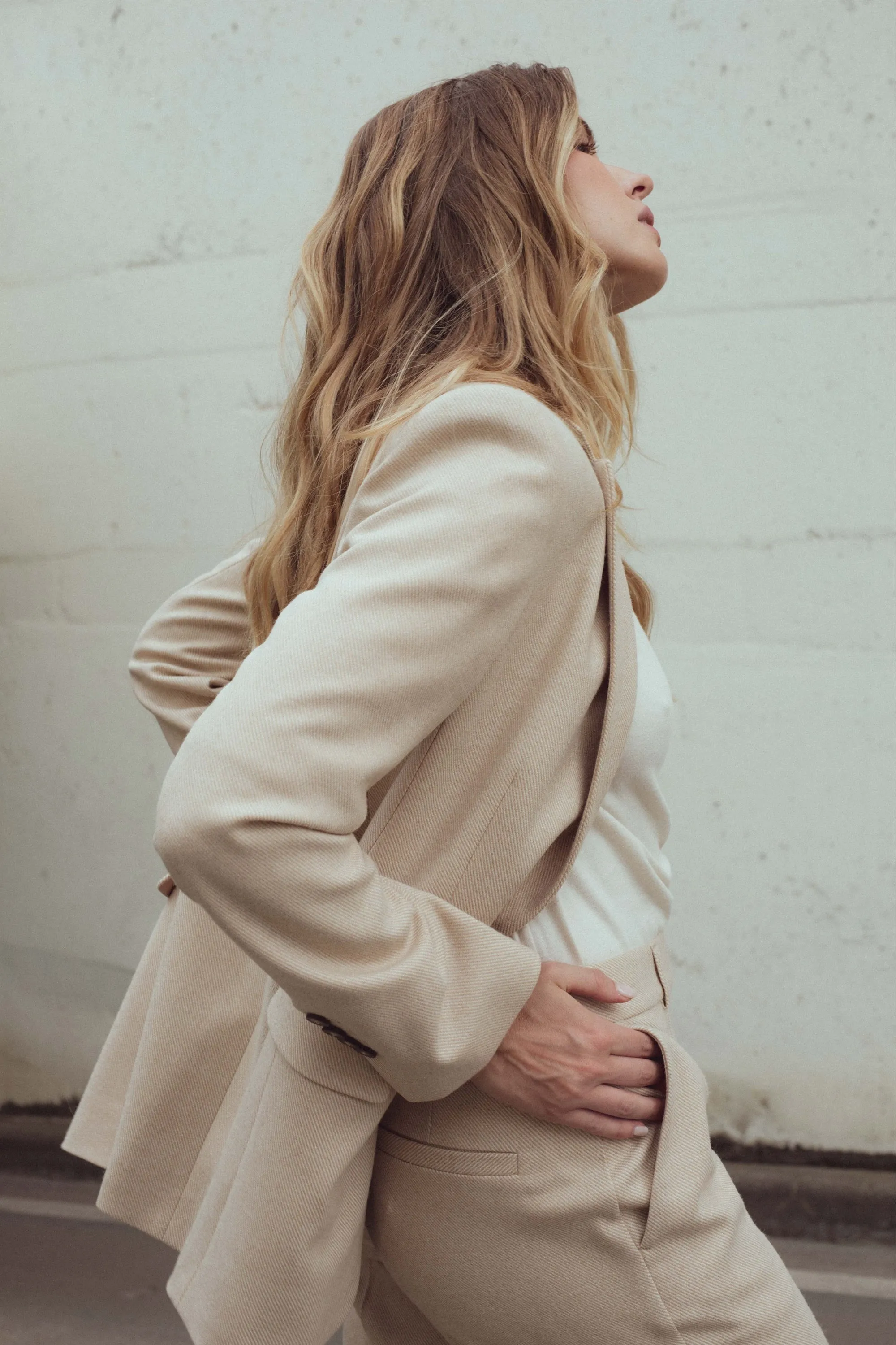 SINGLE BREASTED JACKET IN BEIGE